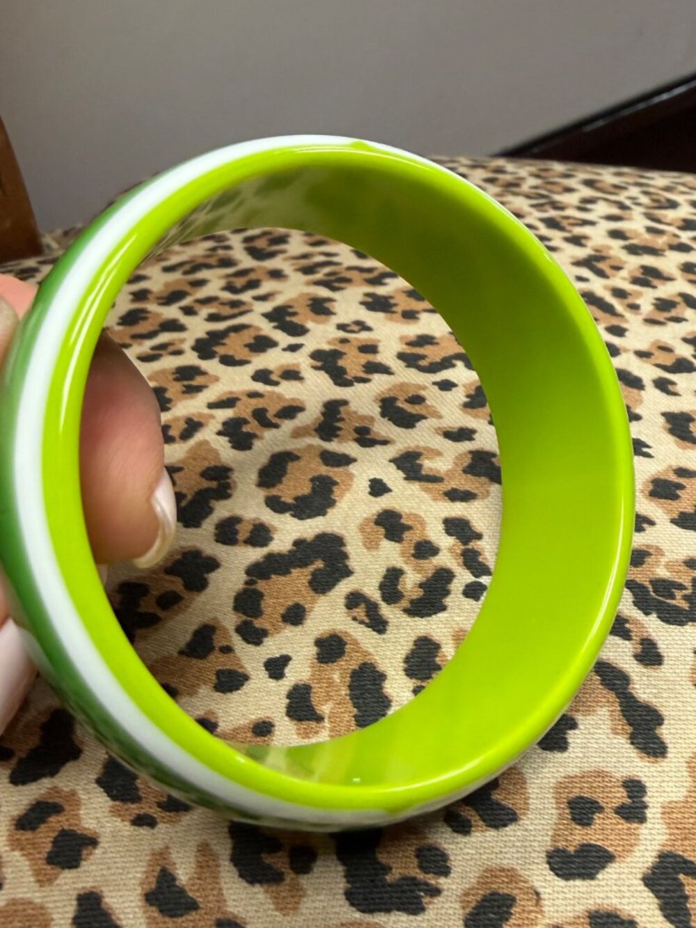 Green White Colorblock Wide Domed Bangle Bracelet Lime Statement Jewelry - Picture 2 of 3